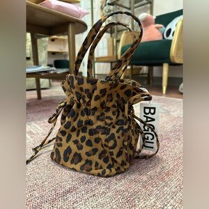 BAGGU Leopard Print Drawstring Crossbody Bag